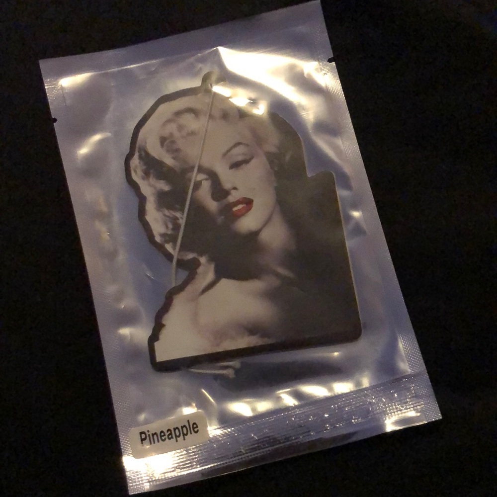 Marilyn Monroe Air Freshener - Picture 2 of 4